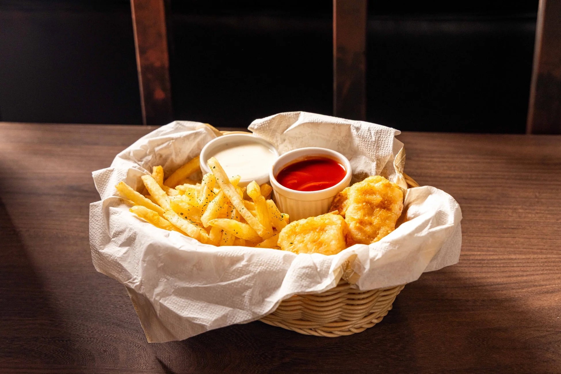 フライドポテトとチキンナゲット