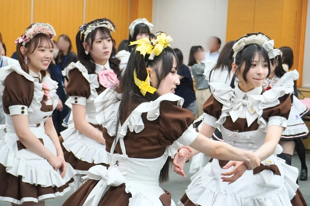 メイドたちの集合写真