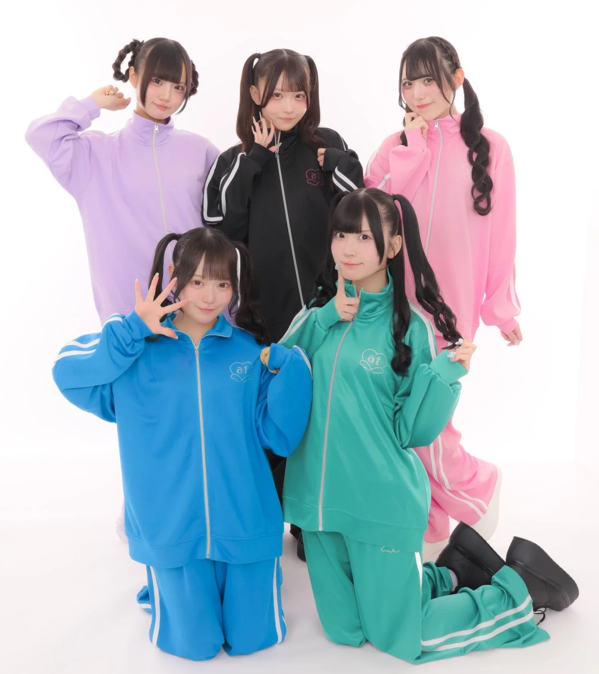 ジャージ姿のアイドルグループ