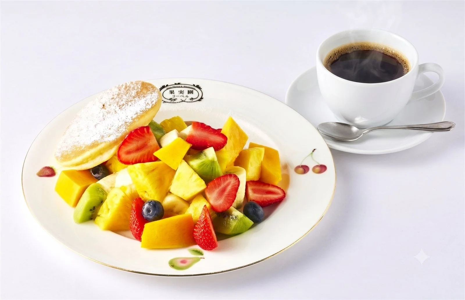 フルーツ盛り合わせとパンケーキ